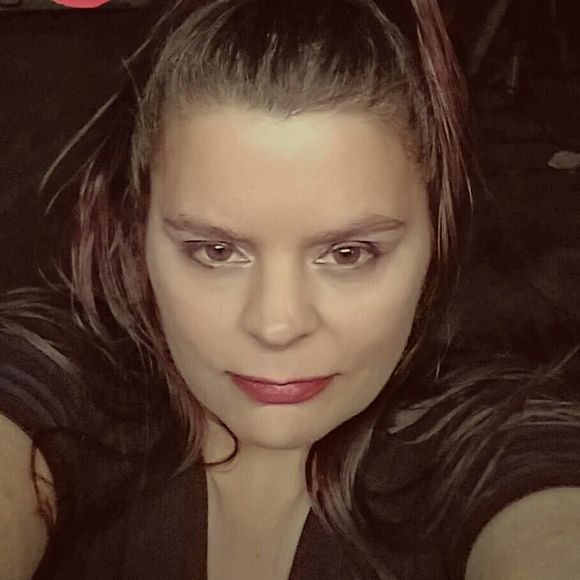 Meet your Posher, Melissa - Picture 1 of 1